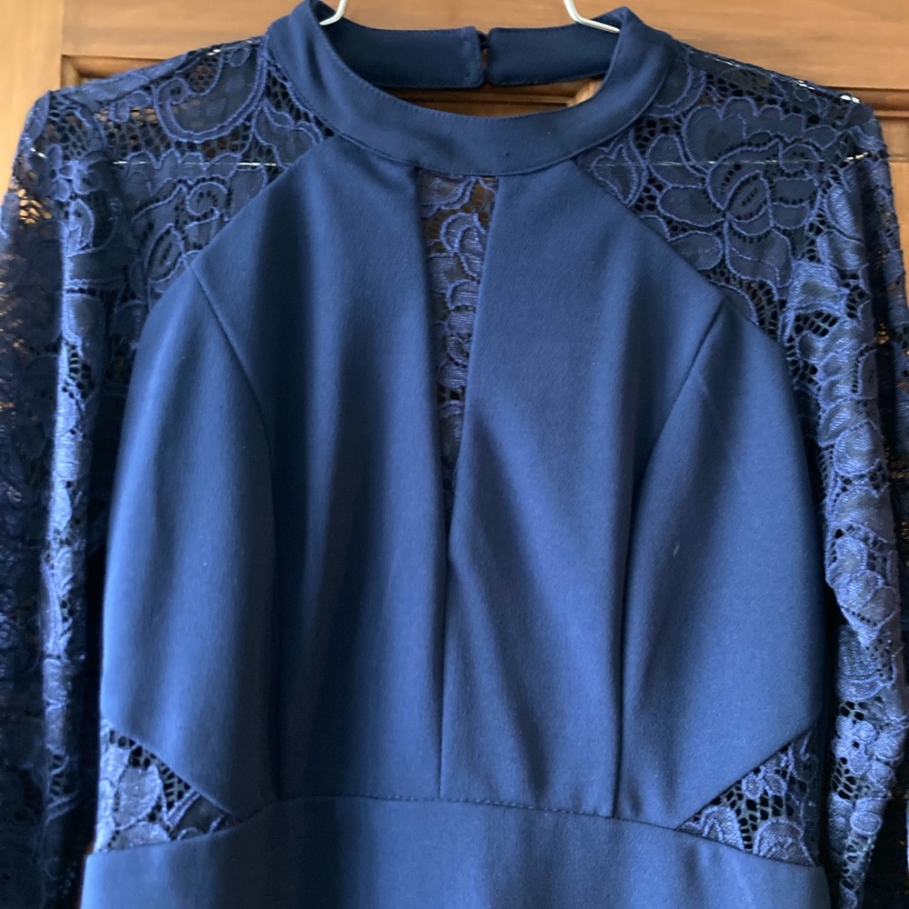 Bebe dress blue evening dress. LACE WITH SLEEVES  SIZE 4